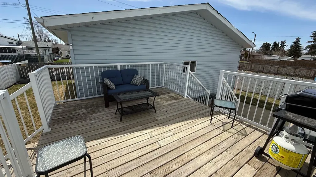 317 6 Avenue W Hanna AB T0J1P0