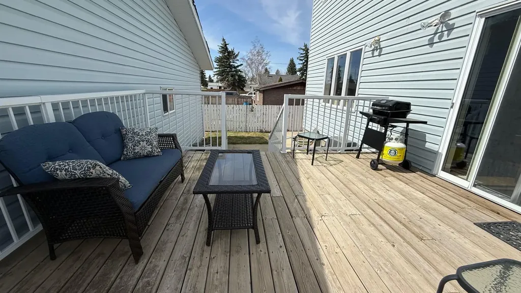 317 6 Avenue W Hanna AB T0J1P0