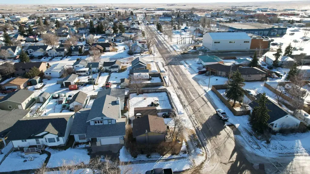 317 6 Avenue W Hanna AB T0J1P0