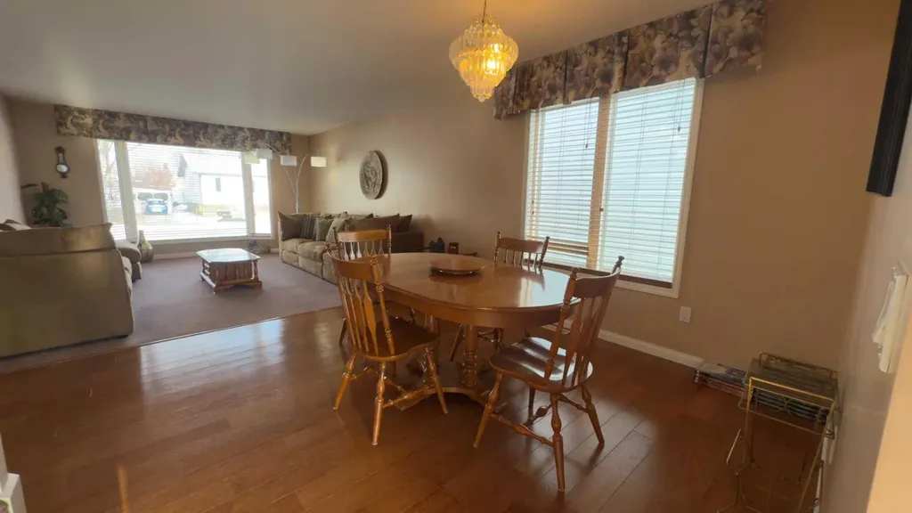 317 6 Avenue W Hanna AB T0J1P0