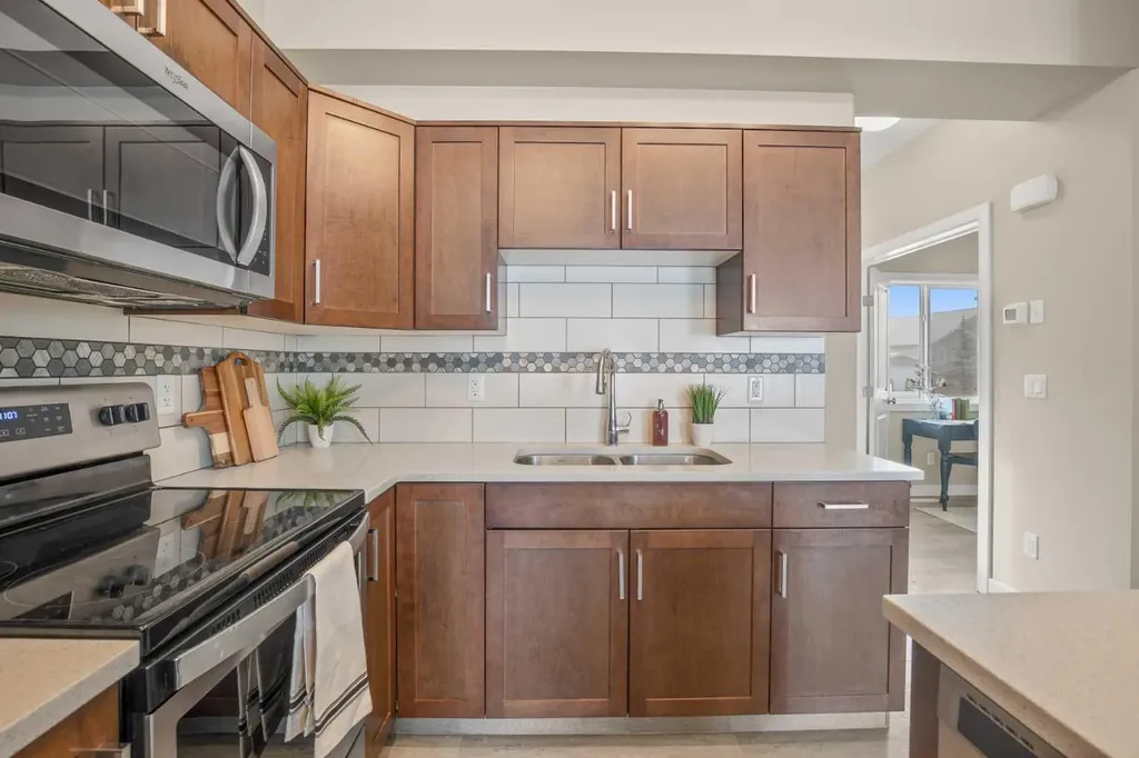148 Vanier Drive Red Deer AB T4R 0V1