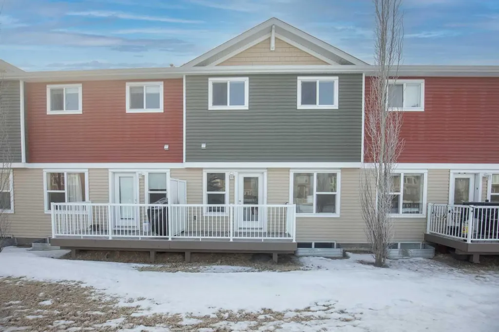 148 Vanier Drive Red Deer AB T4R 0V1