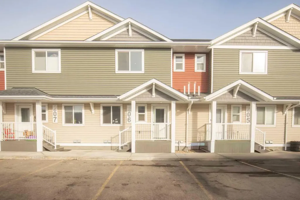 148 Vanier Drive Red Deer AB T4R 0V1