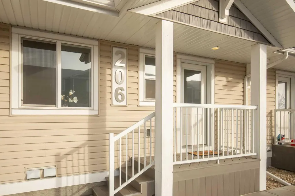 148 Vanier Drive Red Deer AB T4R 0V1