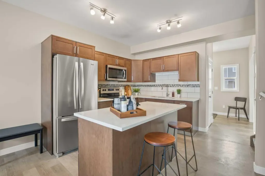148 Vanier Drive Red Deer AB T4R 0V1