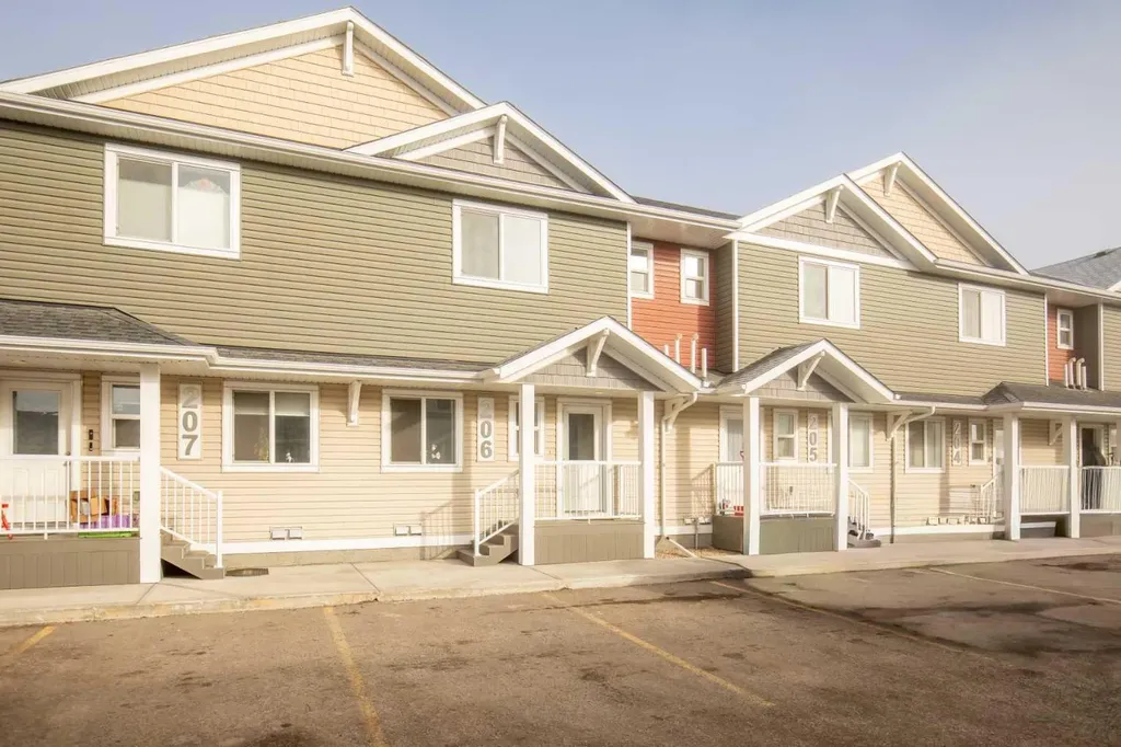 148 Vanier Drive Red Deer AB T4R 0V1