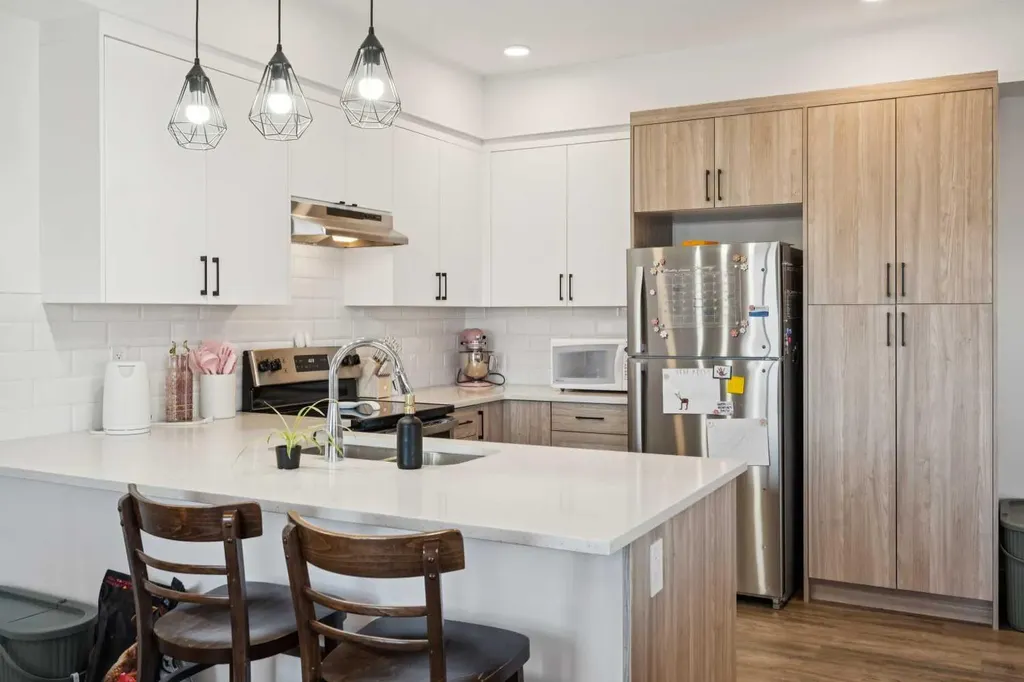 24 Rivercrest Drive Cochrane AB T4C 2V2