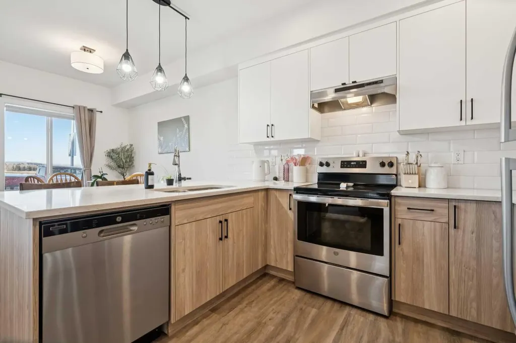 24 Rivercrest Drive Cochrane AB T4C 2V2