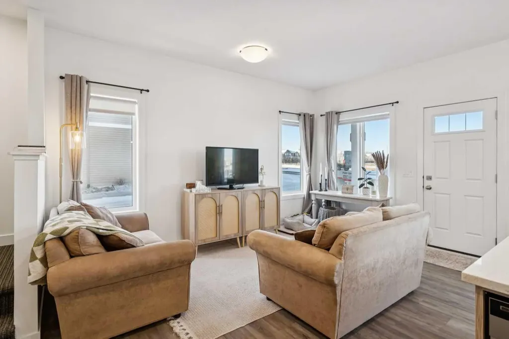 24 Rivercrest Drive Cochrane AB T4C 2V2
