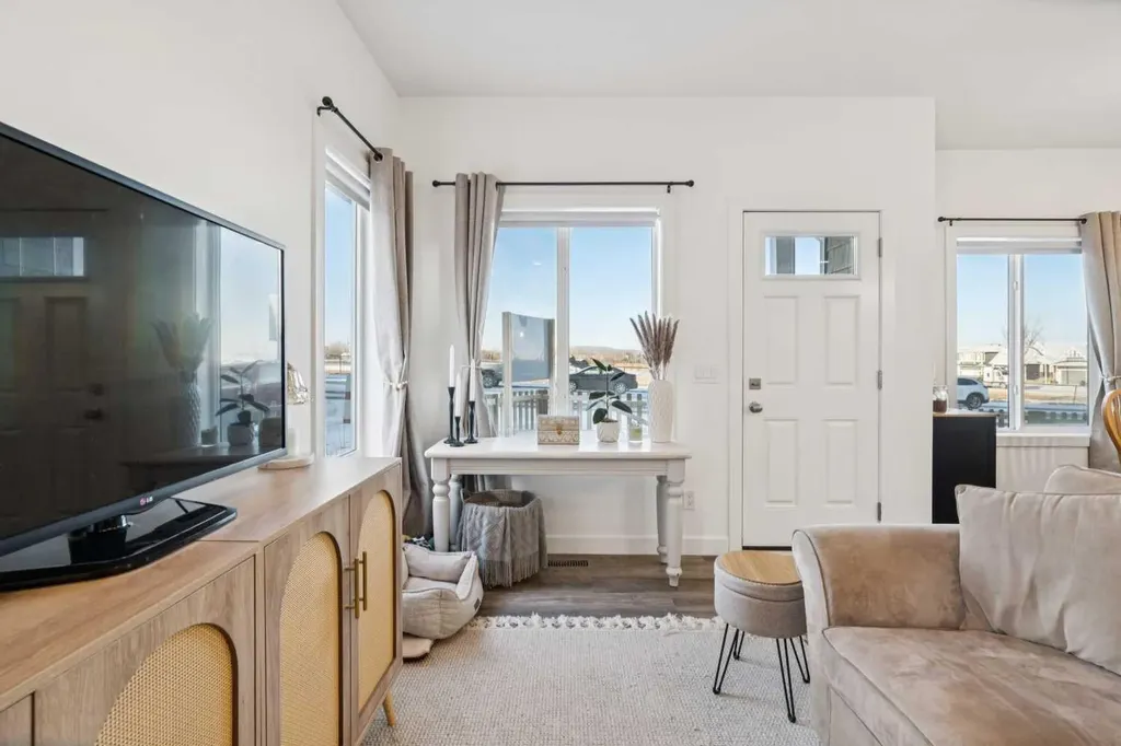 24 Rivercrest Drive Cochrane AB T4C 2V2