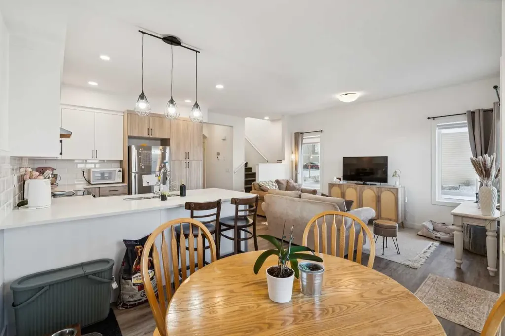 24 Rivercrest Drive Cochrane AB T4C 2V2