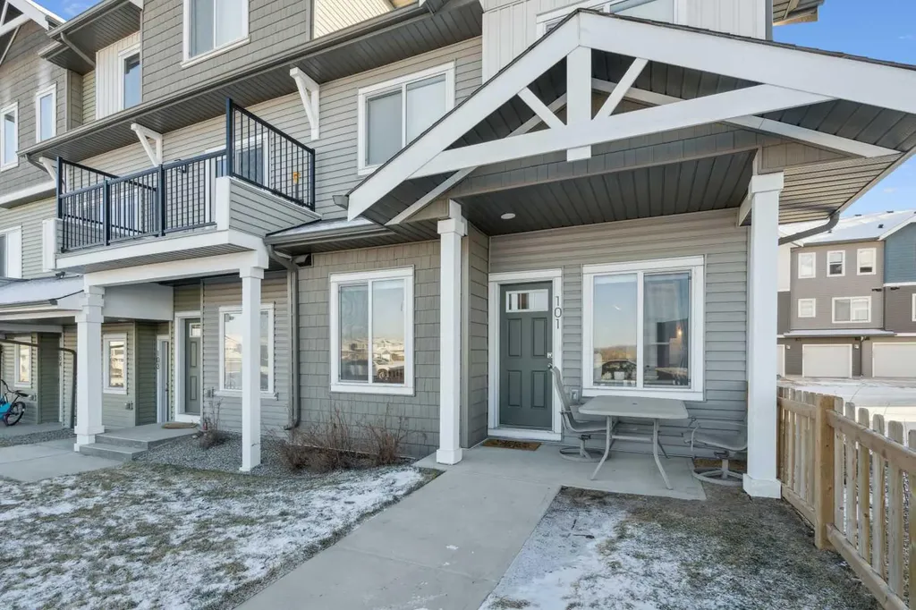 24 Rivercrest Drive Cochrane AB T4C 2V2