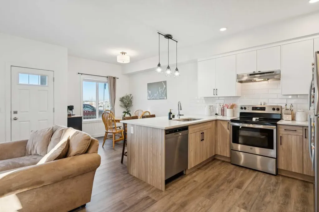 24 Rivercrest Drive Cochrane AB T4C 2V2