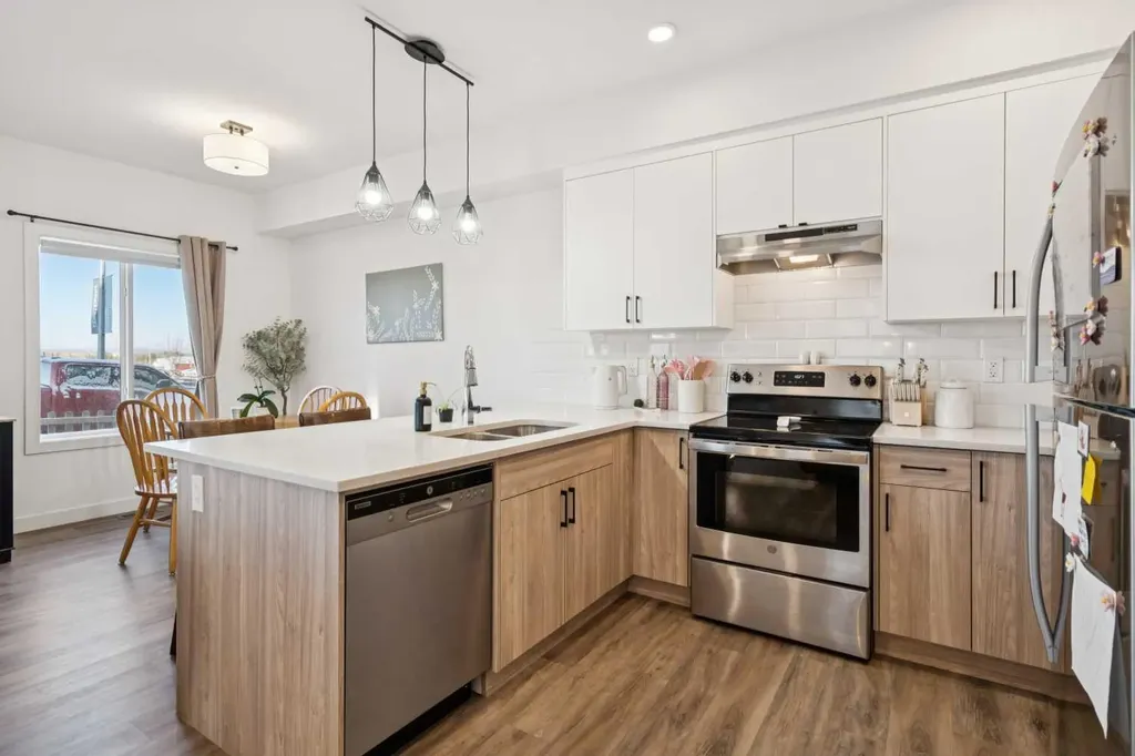 24 Rivercrest Drive Cochrane AB T4C 2V2