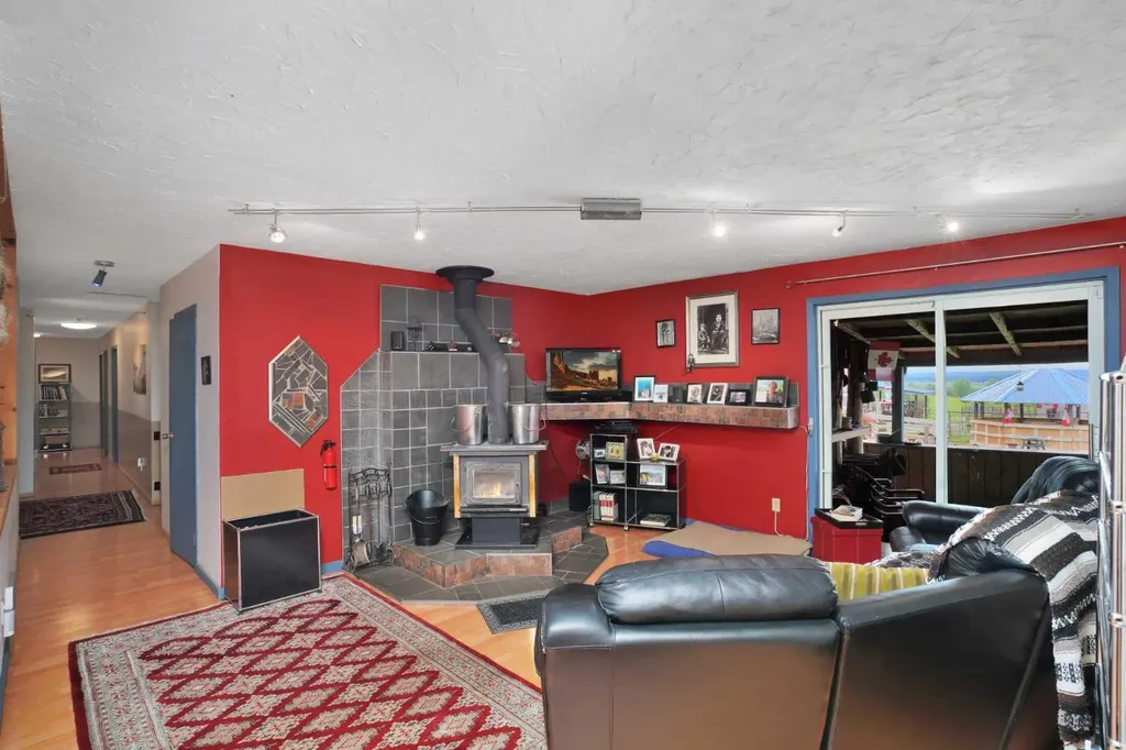 45040 Township Road 421 Township Rural Ponoka County AB T0C0J0