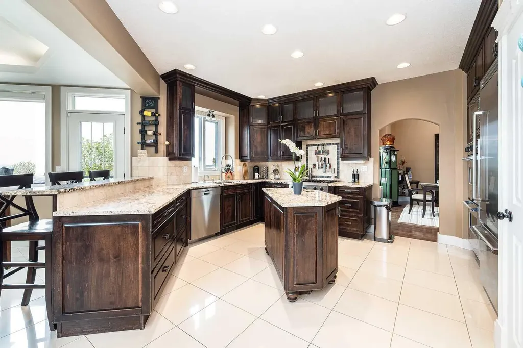 4300 Memorial Trail Sylvan Lake AB T4S 0R1
