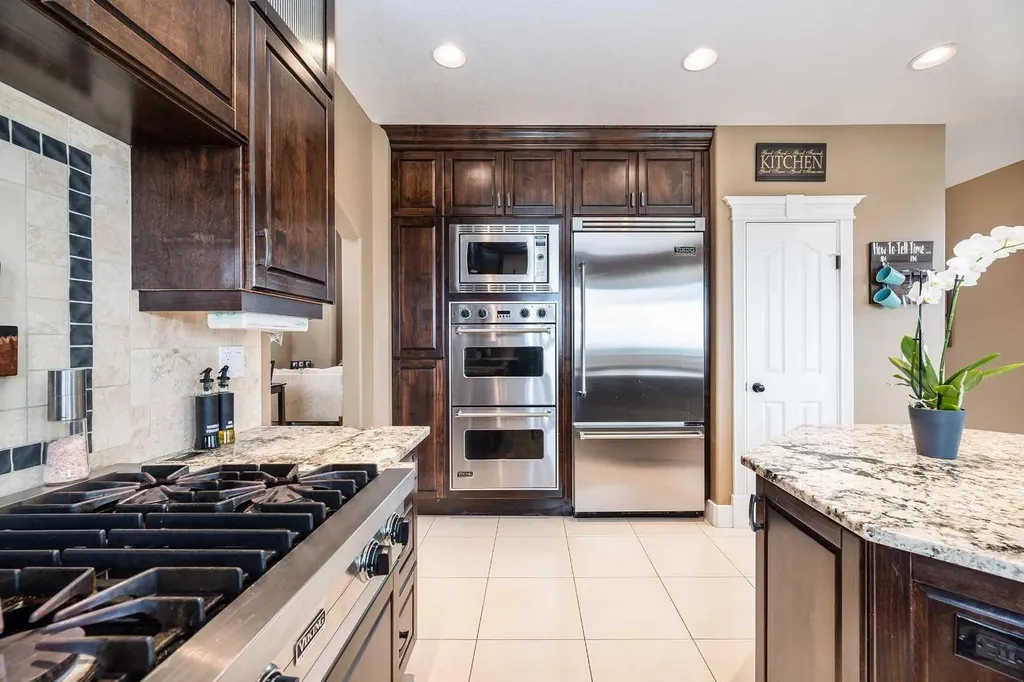 4300 Memorial Trail Sylvan Lake AB T4S 0R1