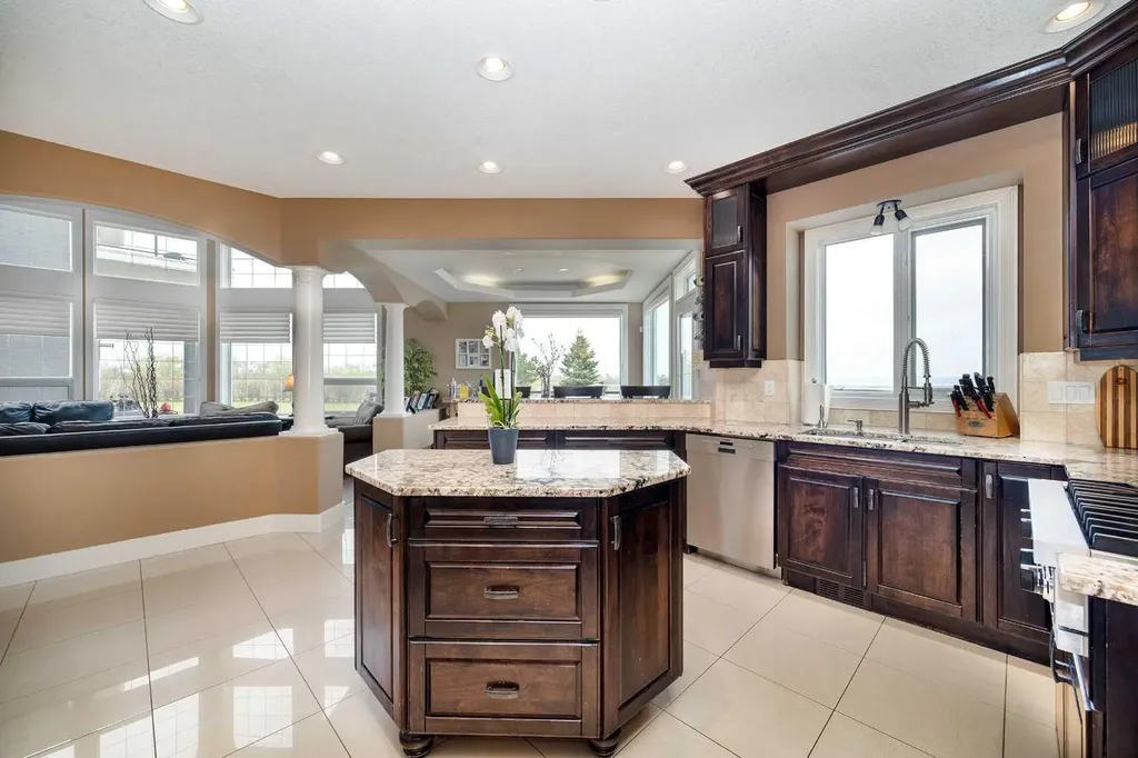 4300 Memorial Trail Sylvan Lake AB T4S 0R1