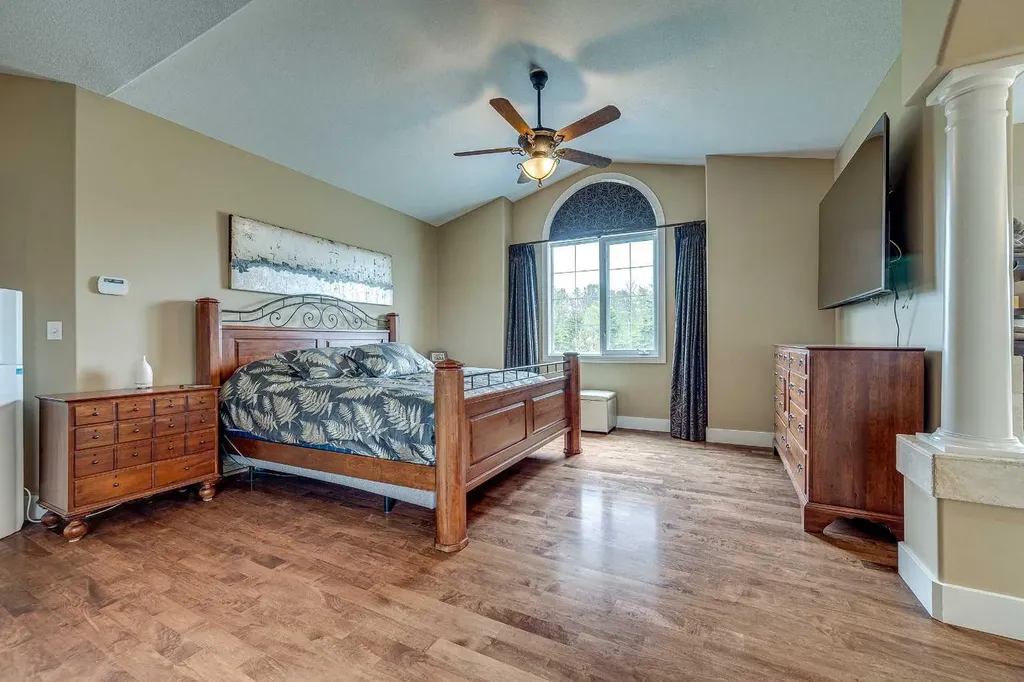 4300 Memorial Trail Sylvan Lake AB T4S 0R1