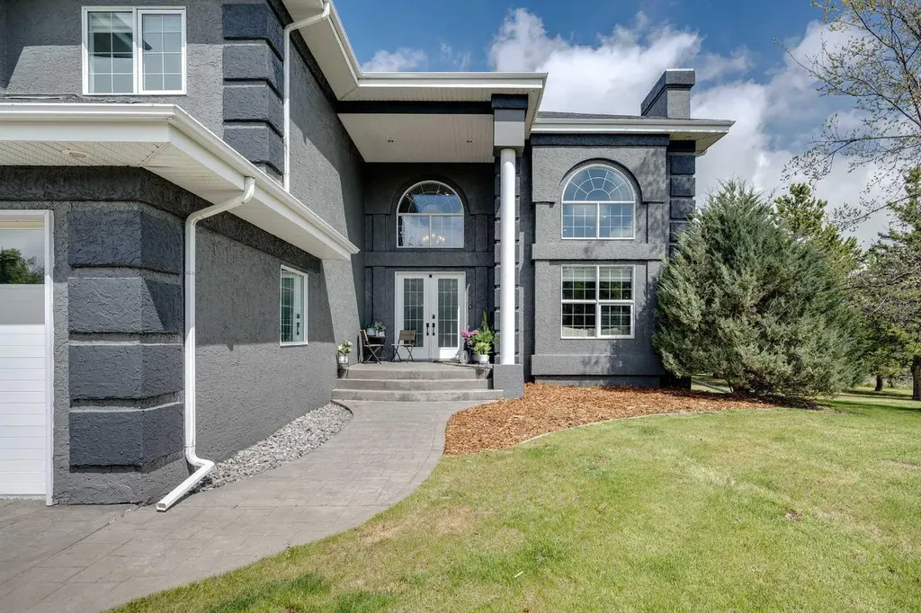 4300 Memorial Trail Sylvan Lake AB T4S 0R1