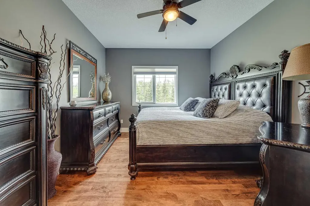 4300 Memorial Trail Sylvan Lake AB T4S 0R1