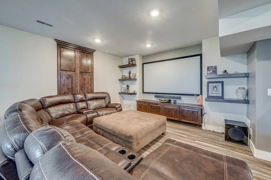 4300 Memorial Trail Sylvan Lake AB T4S 0R1