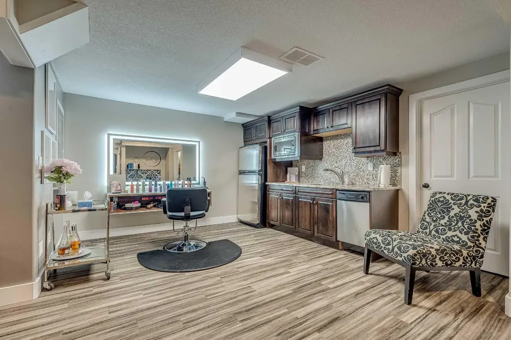 4300 Memorial Trail Sylvan Lake AB T4S 0R1