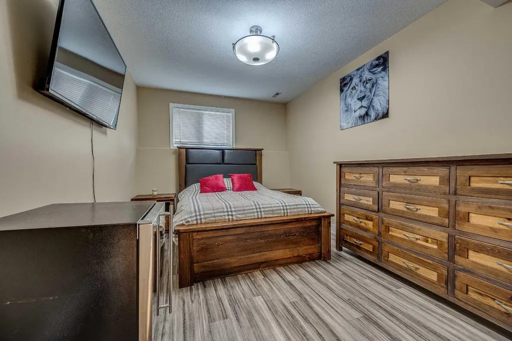 4300 Memorial Trail Sylvan Lake AB T4S 0R1