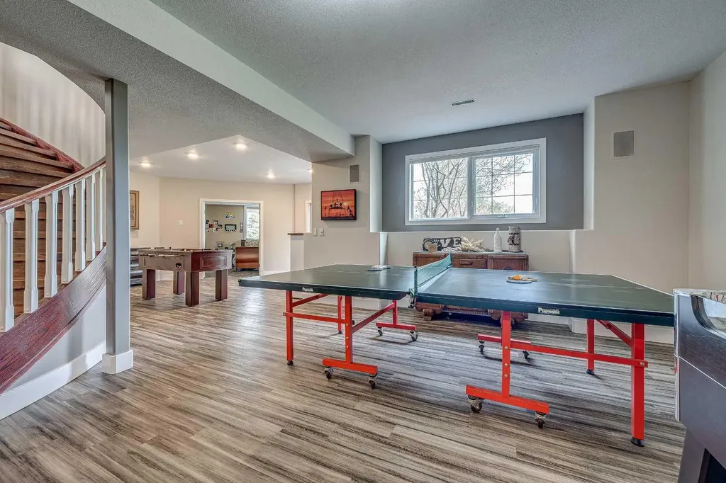 4300 Memorial Trail Sylvan Lake AB T4S 0R1