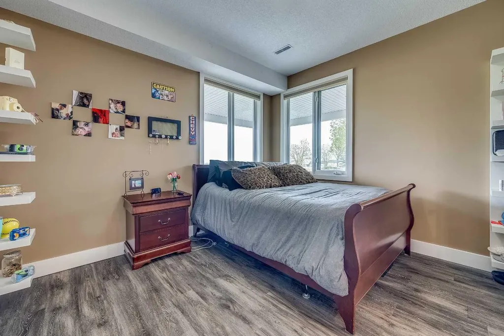 4300 Memorial Trail Sylvan Lake AB T4S 0R1