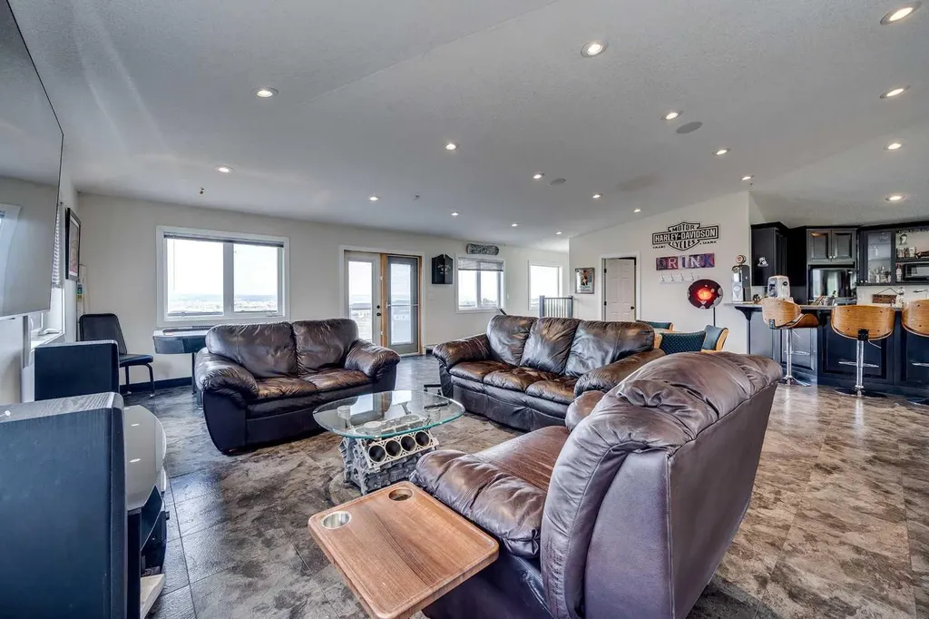 4300 Memorial Trail Sylvan Lake AB T4S 0R1