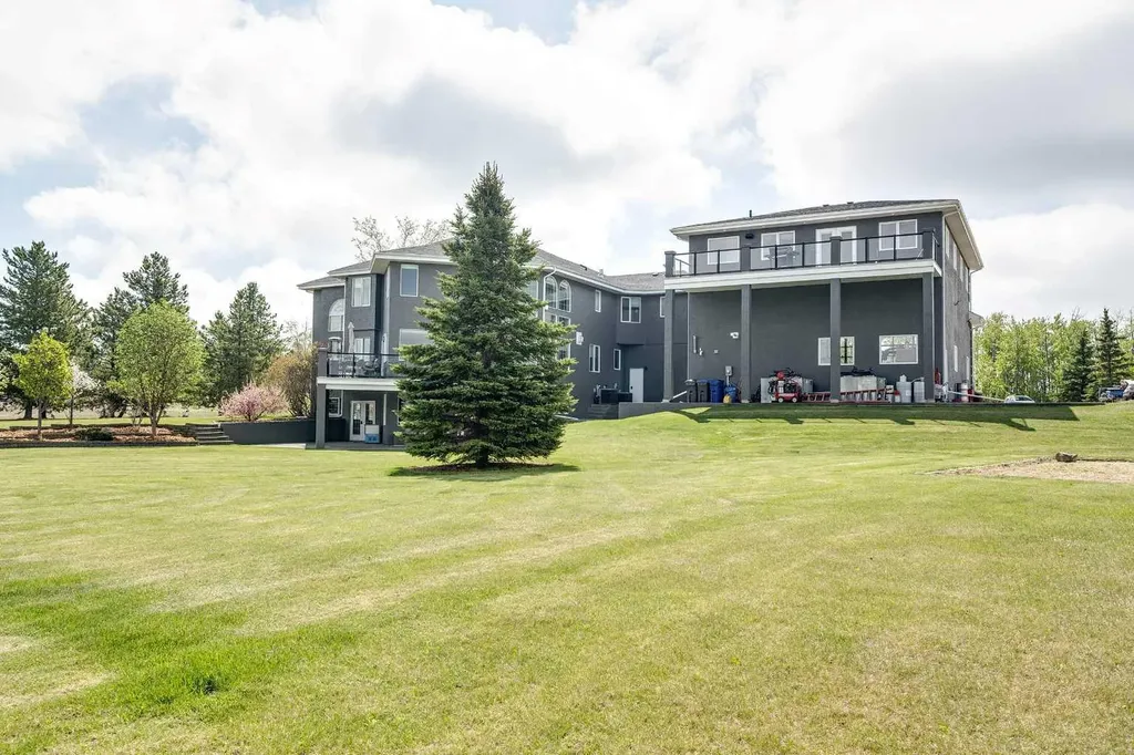 4300 Memorial Trail Sylvan Lake AB T4S 0R1