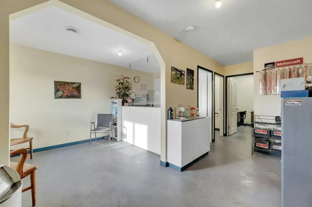 5025 46 Avenue Rimbey AB T0C 2J0