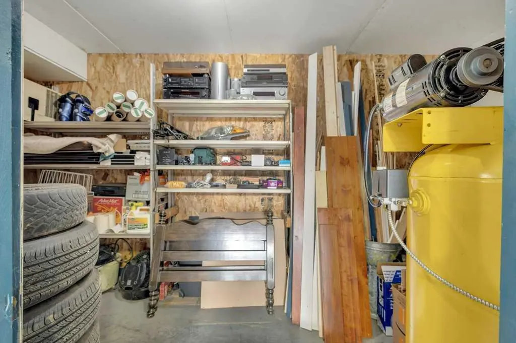 5025 46 Avenue Rimbey AB T0C 2J0