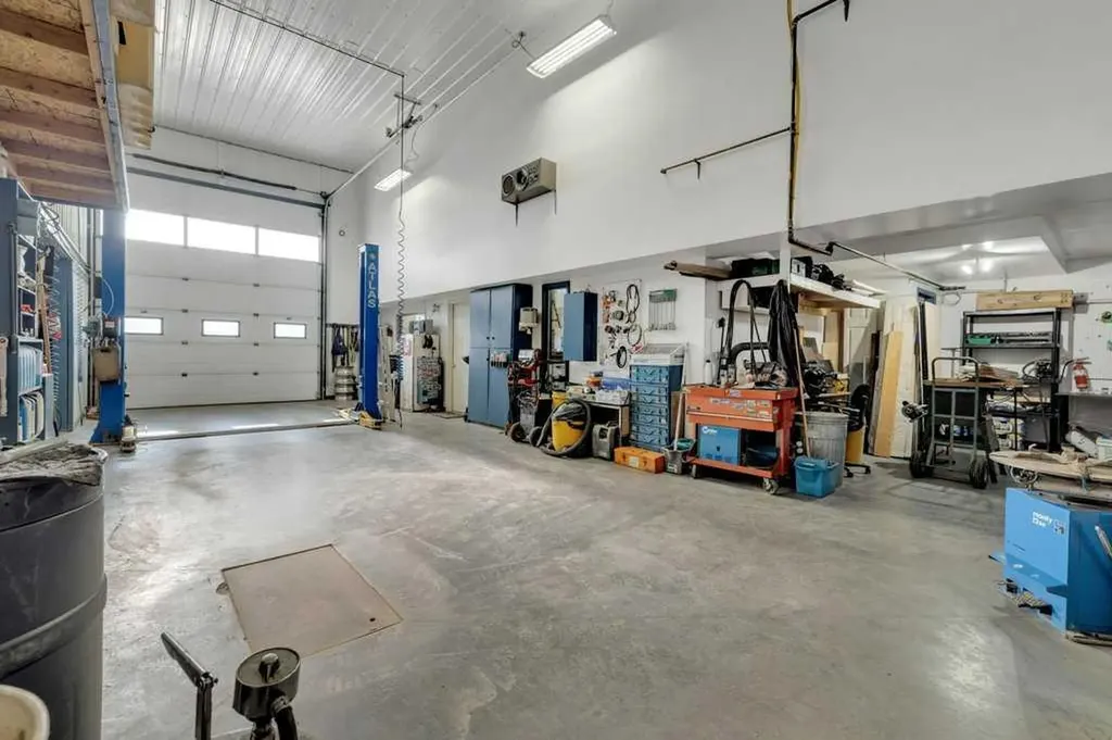 5025 46 Avenue Rimbey AB T0C 2J0