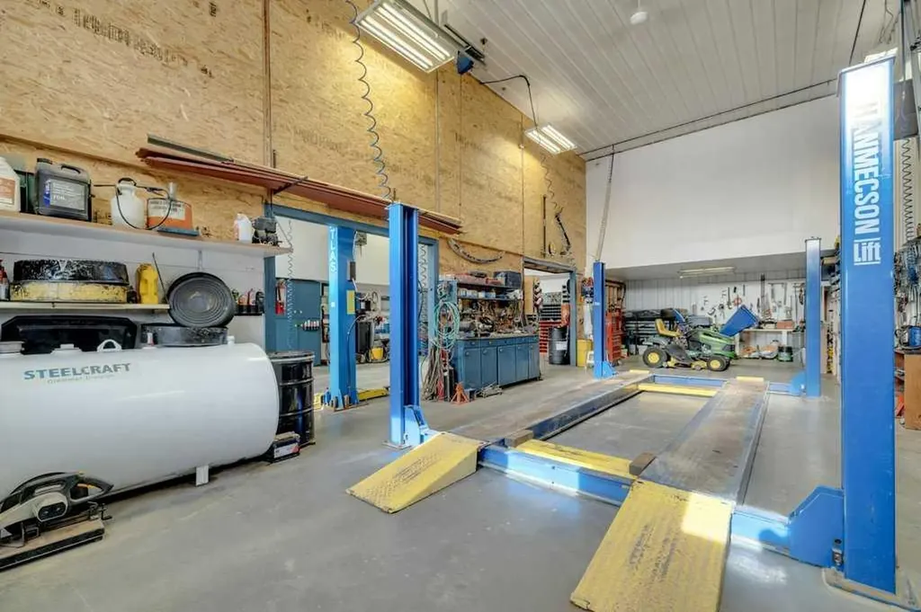 5025 46 Avenue Rimbey AB T0C 2J0