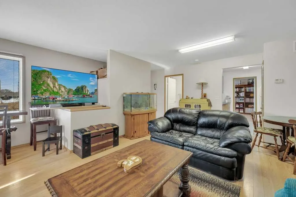 5025 46 Avenue Rimbey AB T0C 2J0