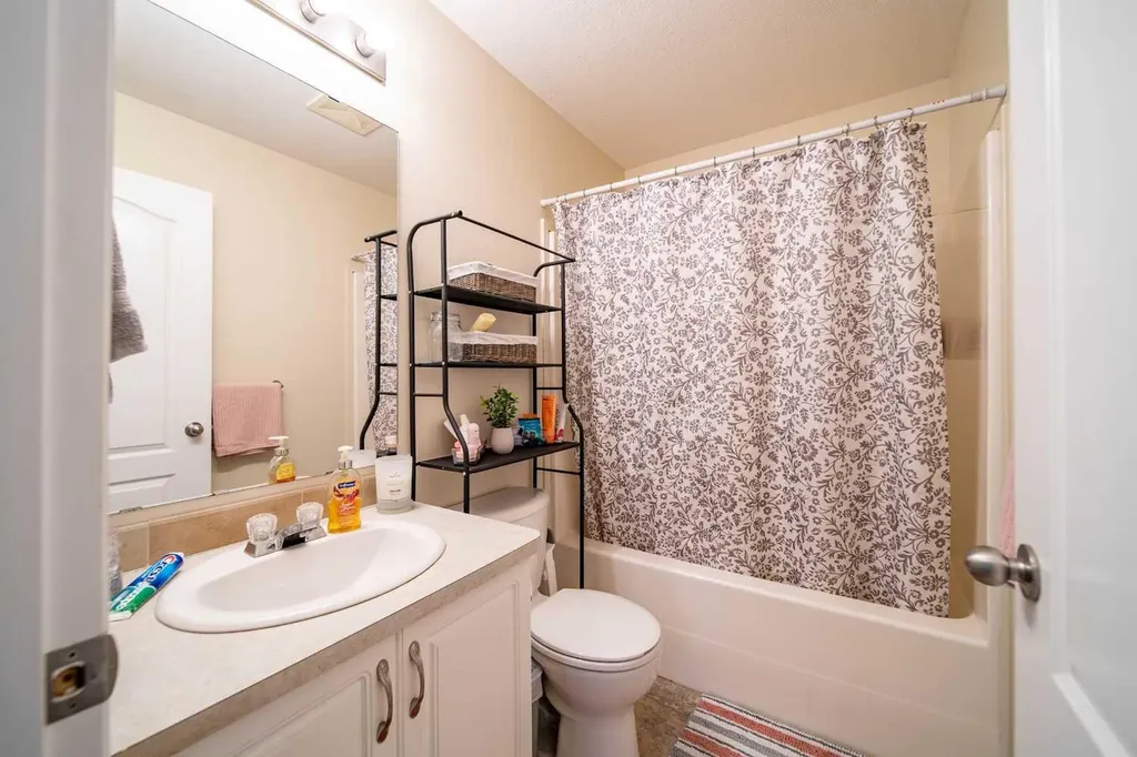 422 9th Street Wainwright AB T9W 1C7
