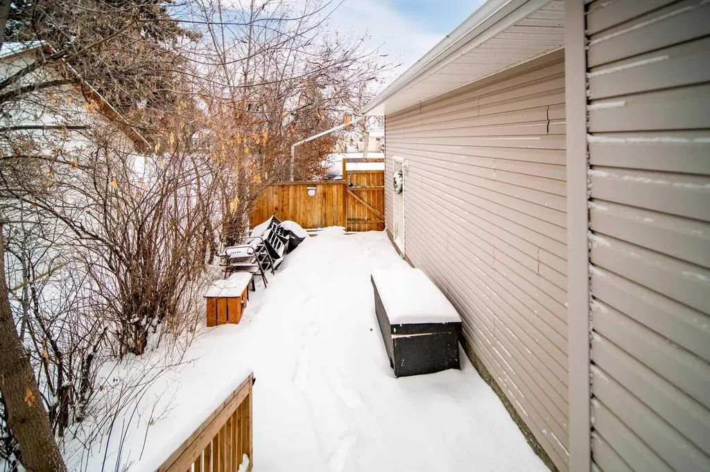 422 9th Street Wainwright AB T9W 1C7