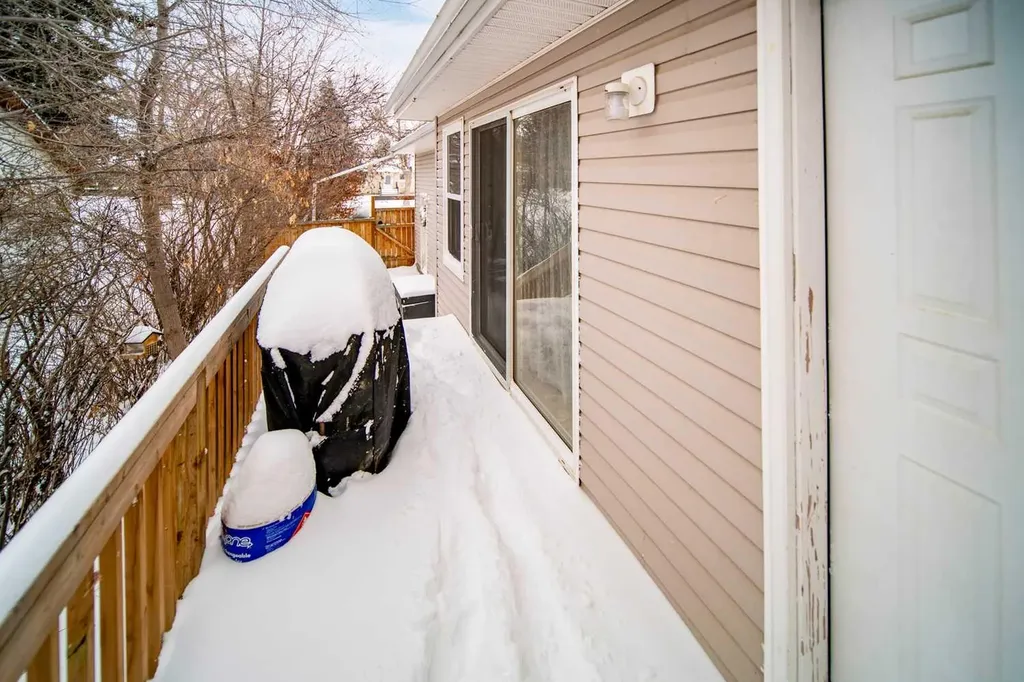 422 9th Street Wainwright AB T9W 1C7