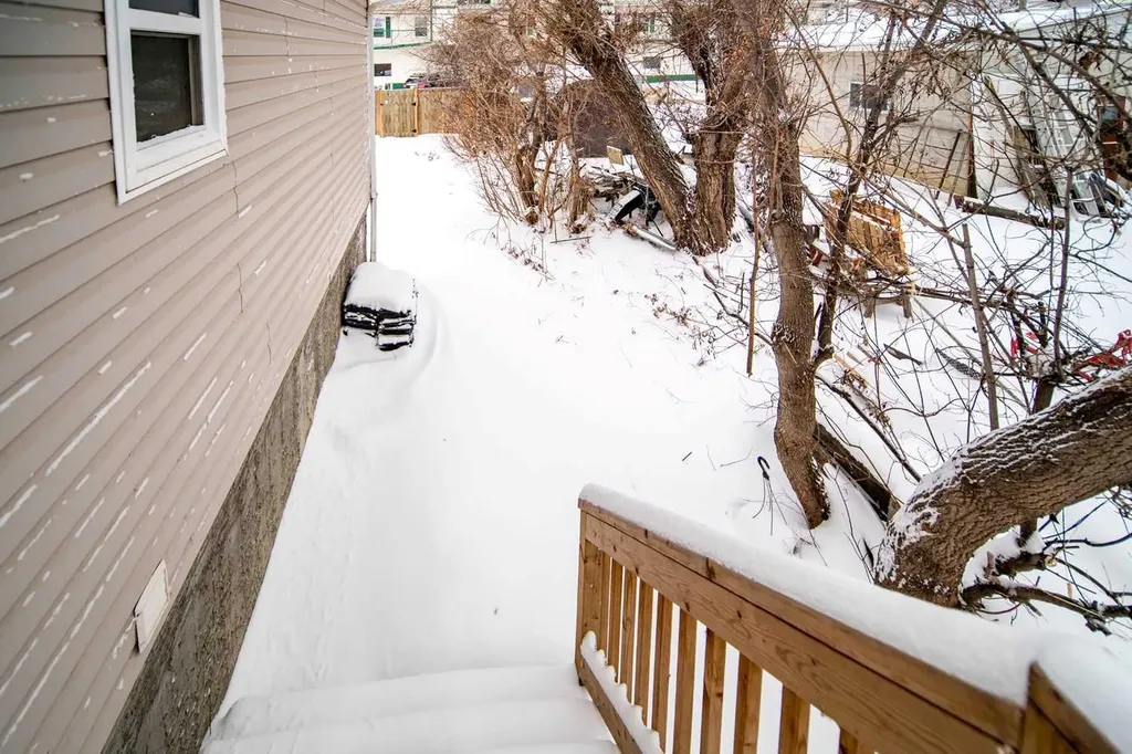422 9th Street Wainwright AB T9W 1C7