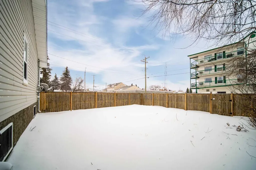 422 9th Street Wainwright AB T9W 1C7