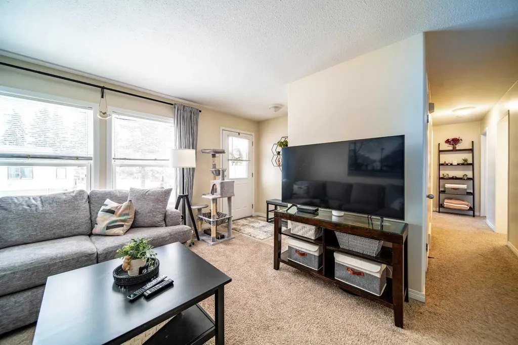 422 9th Street Wainwright AB T9W 1C7