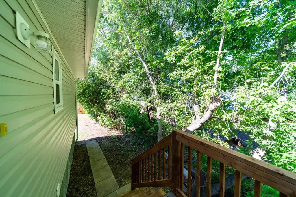 422 9th Street Wainwright AB T9W 1C7
