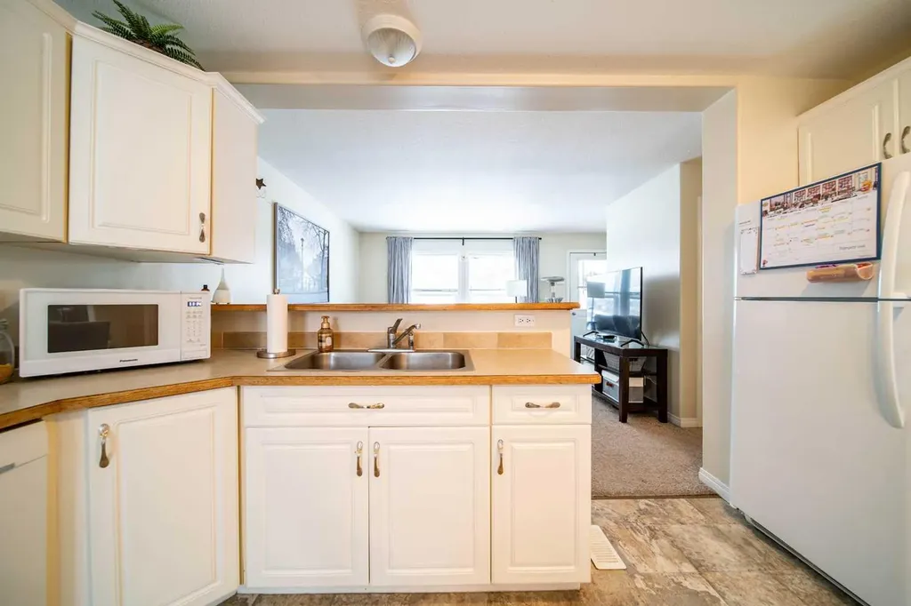 422 9th Street Wainwright AB T9W 1C7