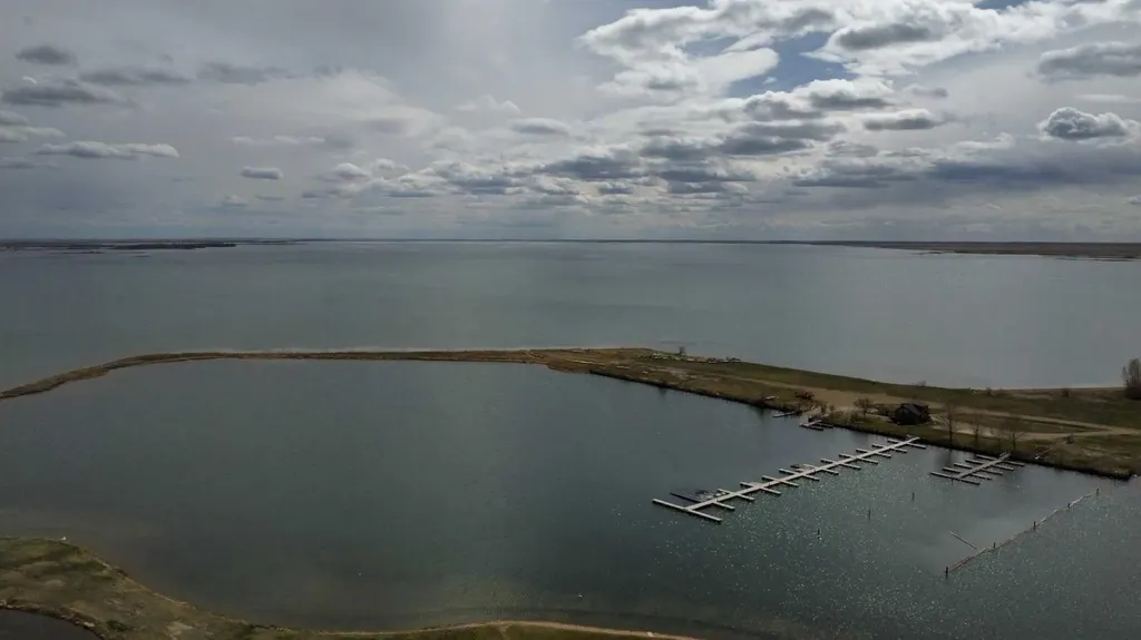 29 Kingfisher Estates Drive Lake Newell Resort AB T1R 0X5
