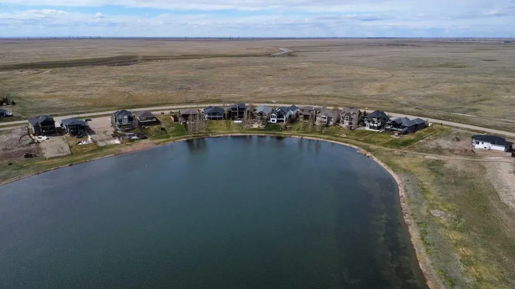 29 Kingfisher Estates Drive Lake Newell Resort AB T1R 0X5