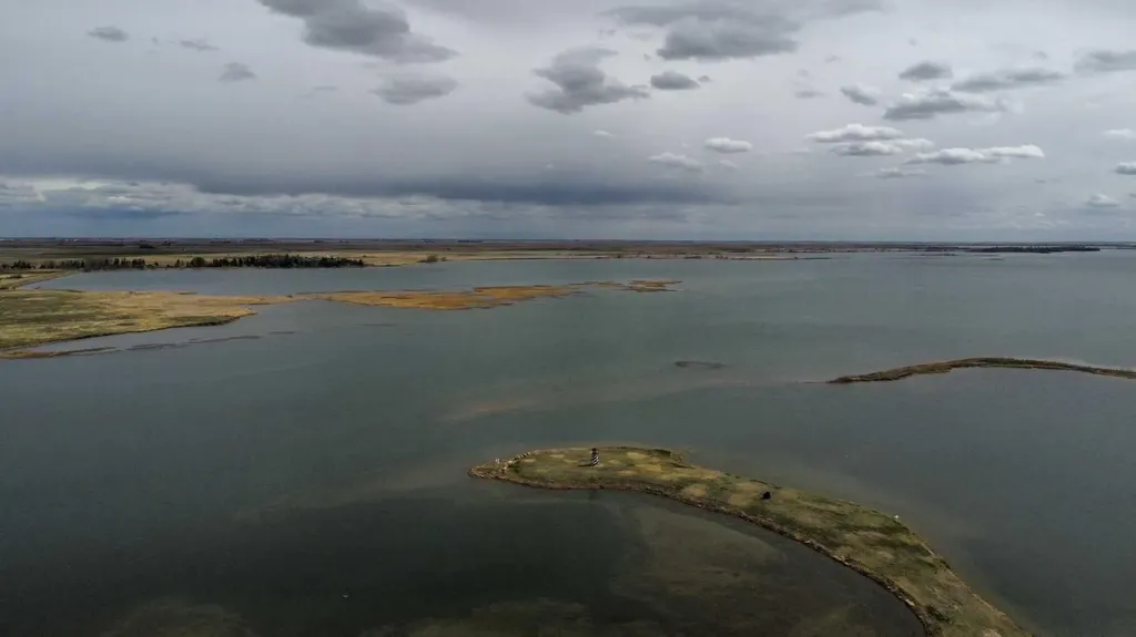 29 Kingfisher Estates Drive Lake Newell Resort AB T1R 0X5