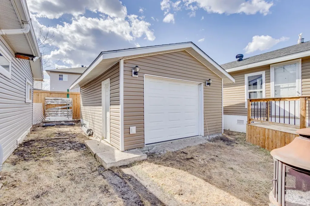 244 Cokerill Crescent Fort Mcmurray AB T9K 2J2