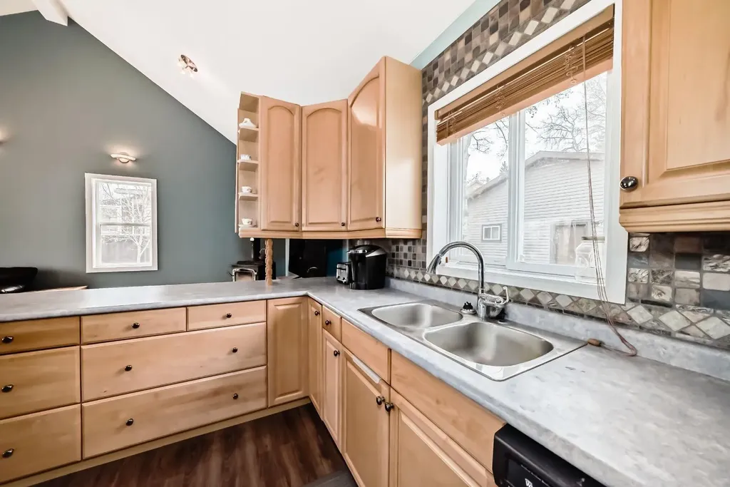 63 Sands Street Rochon Sands AB T0C3B0